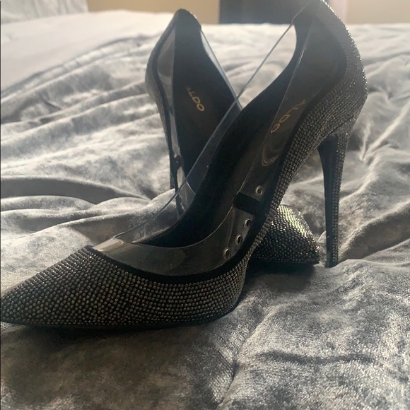 Aldo Shoes - Selling because these are tooo small